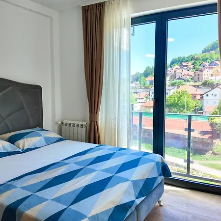 Stan Na Dan Pogled Na Reku Apartment Uzice Exterior photo